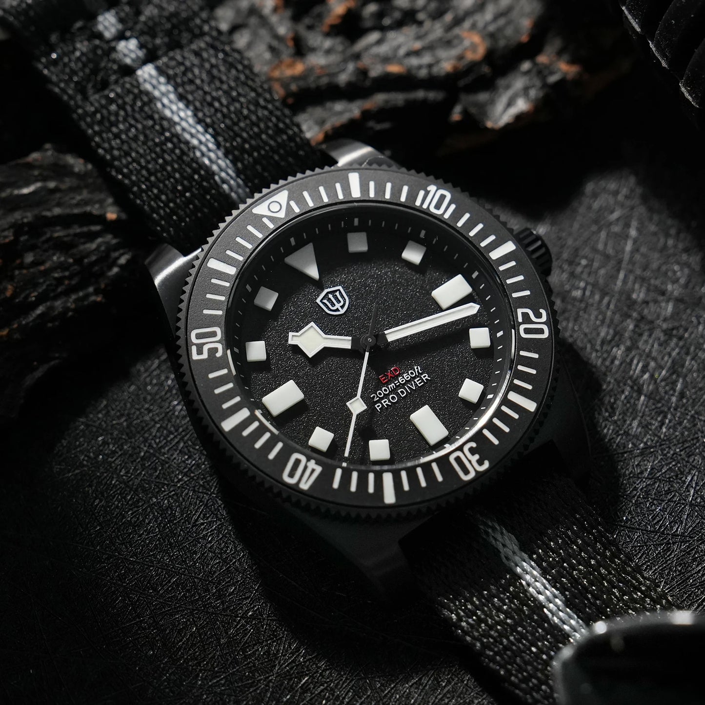 Watchdives EXD 40Mm Titanium Dive Watch Men's VH31 Sweep Quartz Watches 200 Waterproof AR Sapphire BGW9 Luminous 316L Wristwatch