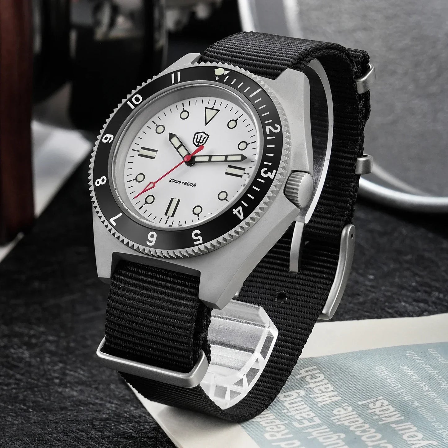 Watchdives WD1972 Quartz Watch VH31 Sweep Seconds Movement Sapphire Crystal BGW9 Luminous 20Bar Waterproof Vintage Men's Watches