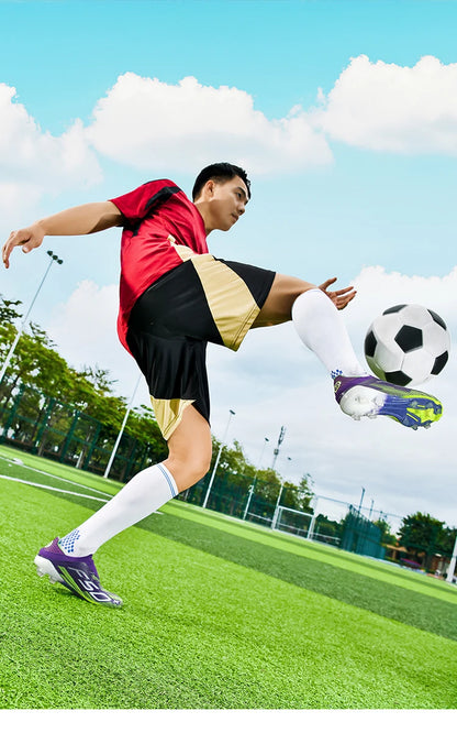 Nuove scarpe da calcio da uomo con tacchetti per erba, comode scarpe da futsal per turf, scarpe sportive ultraleggere FG antiscivolo indoor per adulti