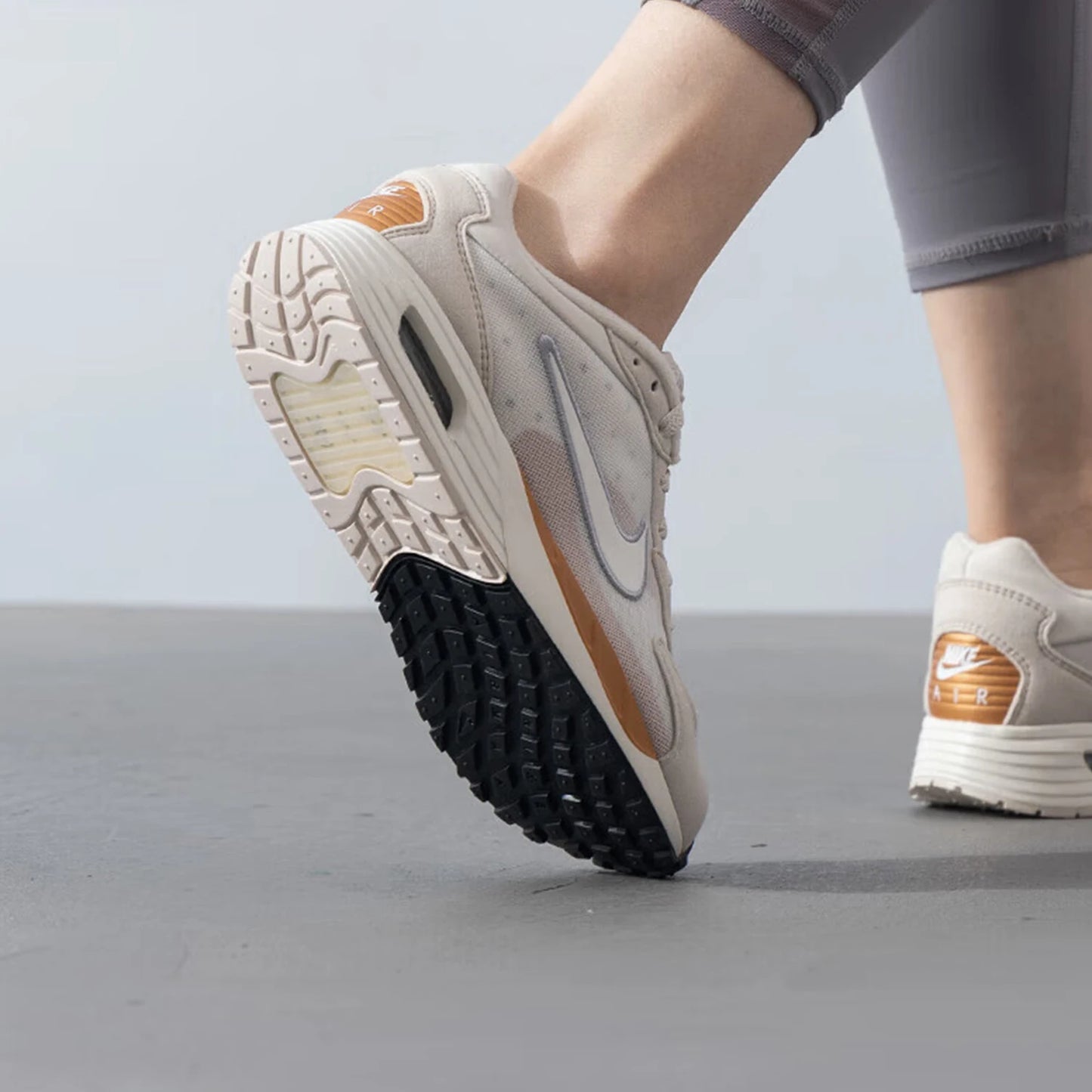 Nike Genuine Air Max Solo Women's Lightweight Running Shoes FN0784-105