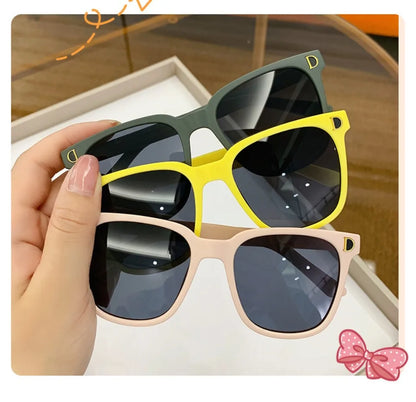 Kids Retro Square Sunglasses for Boys Girls, UV400 Protection Trendy D-Logo Sun Glasses, Fashion Children's Outdoor Eyewear