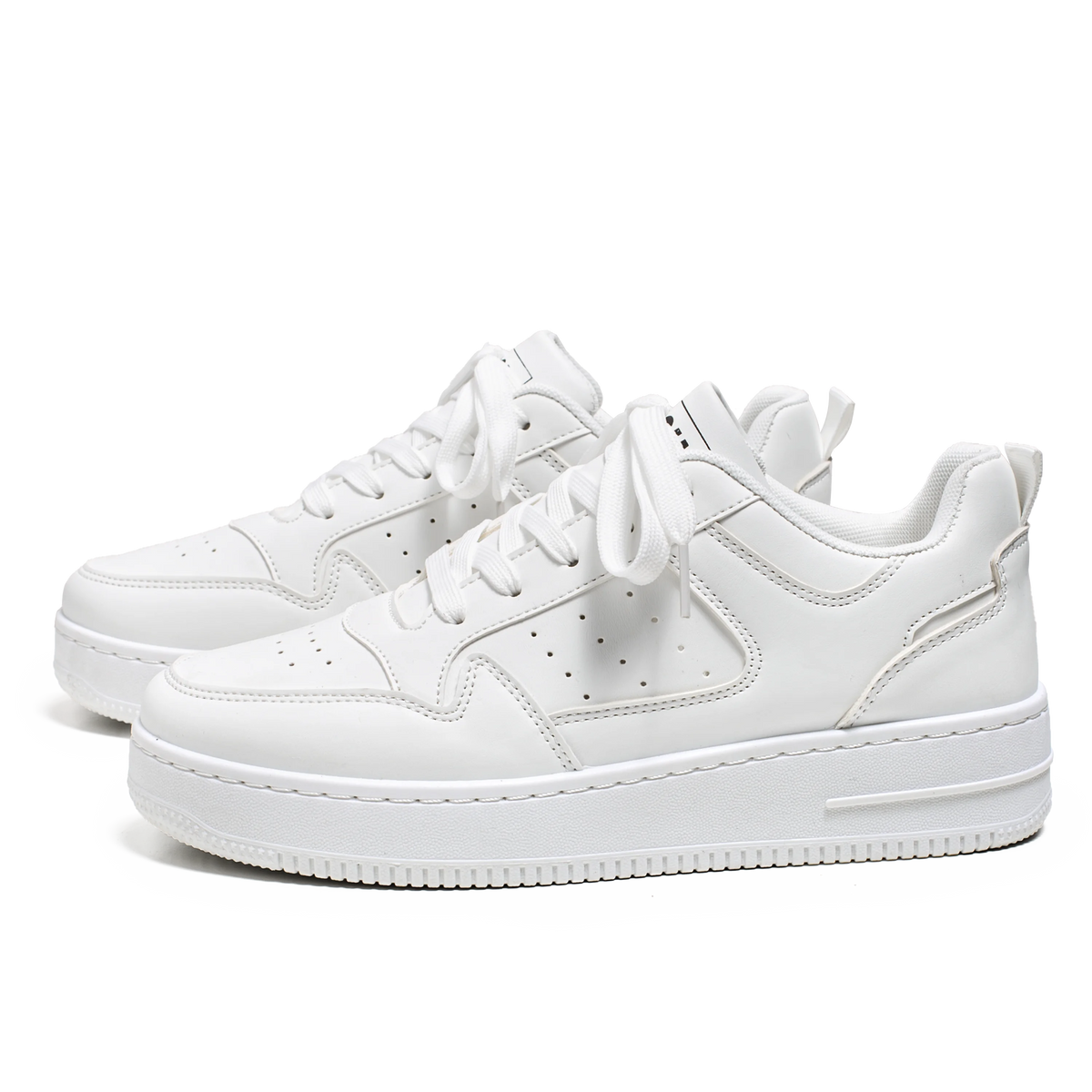Chaussures pour hommes printemps-été, nouvelles baskets respirantes, chaussures blanches tendance et polyvalentes à semelle épaisse pour hommes, chaussures de sport et décontractées