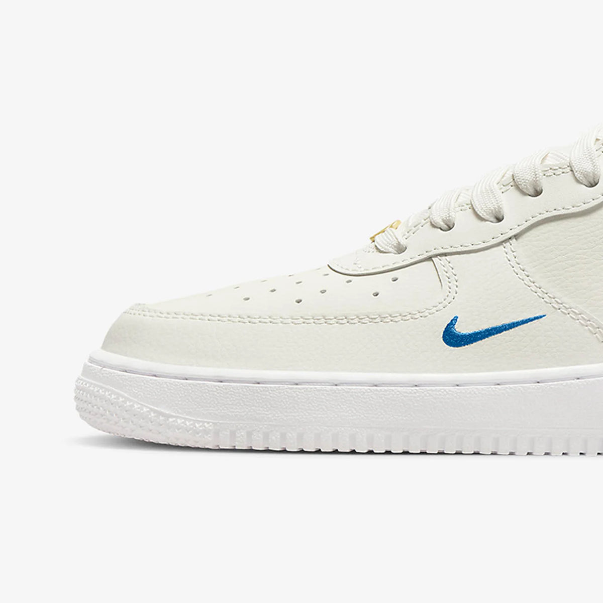 Nike eredeti Air Force 1 07 Se női magas szárú, lélegző gördeszkás cipő DQ7584-100