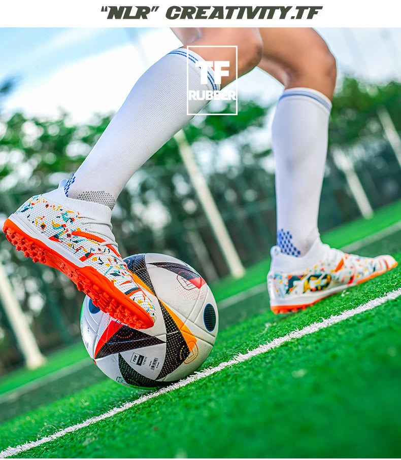Turf Soccer Cleats Professional Men Football Boots Breathable Mesh Youth Soccer Shoes Anti-Skid Male Sneakers Society Chuteira.