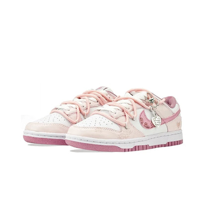 Personalizované tenisky Nike Dunk „Honeyed Rose“ – nové čínske ručne maľované dámske nízke skate topánky so srdiečkami