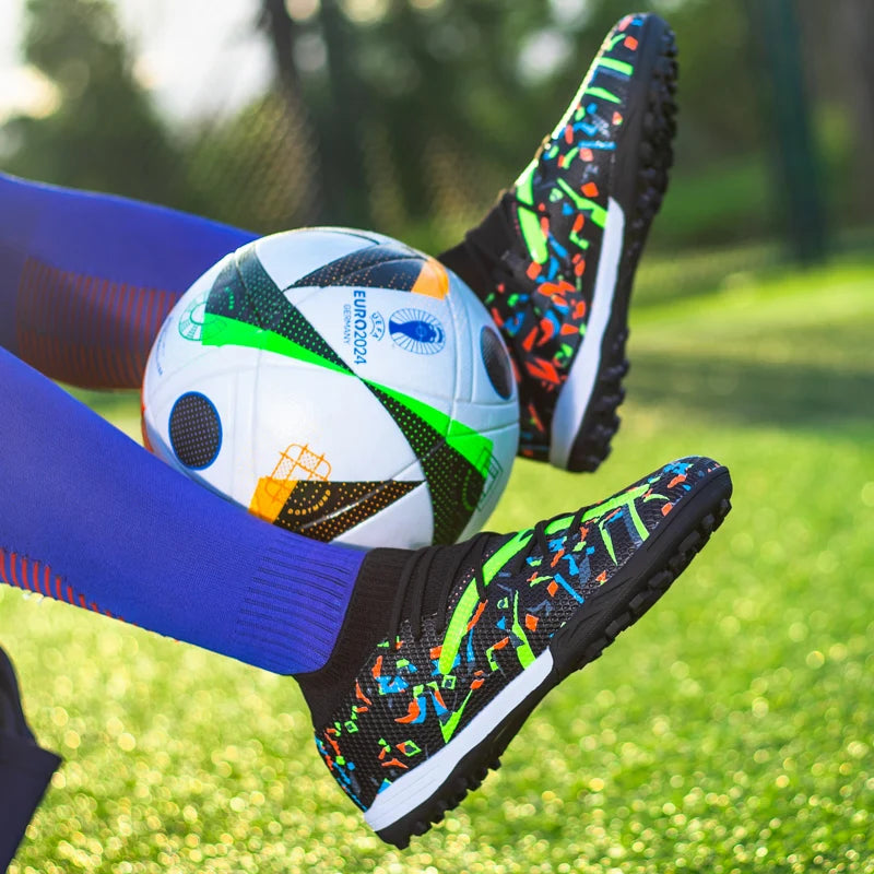 Turf Soccer Cleats Professional Men Football Boots Breathable Mesh Youth Soccer Shoes Anti-Skid Male Sneakers Society Chuteira.