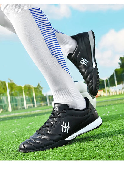 Nouveaux hommes haute cheville en plein air ultraléger bottes de Football chaussures de Football intérieur de haute qualité chaussures de sport antidérapantes Futsal antidérapant